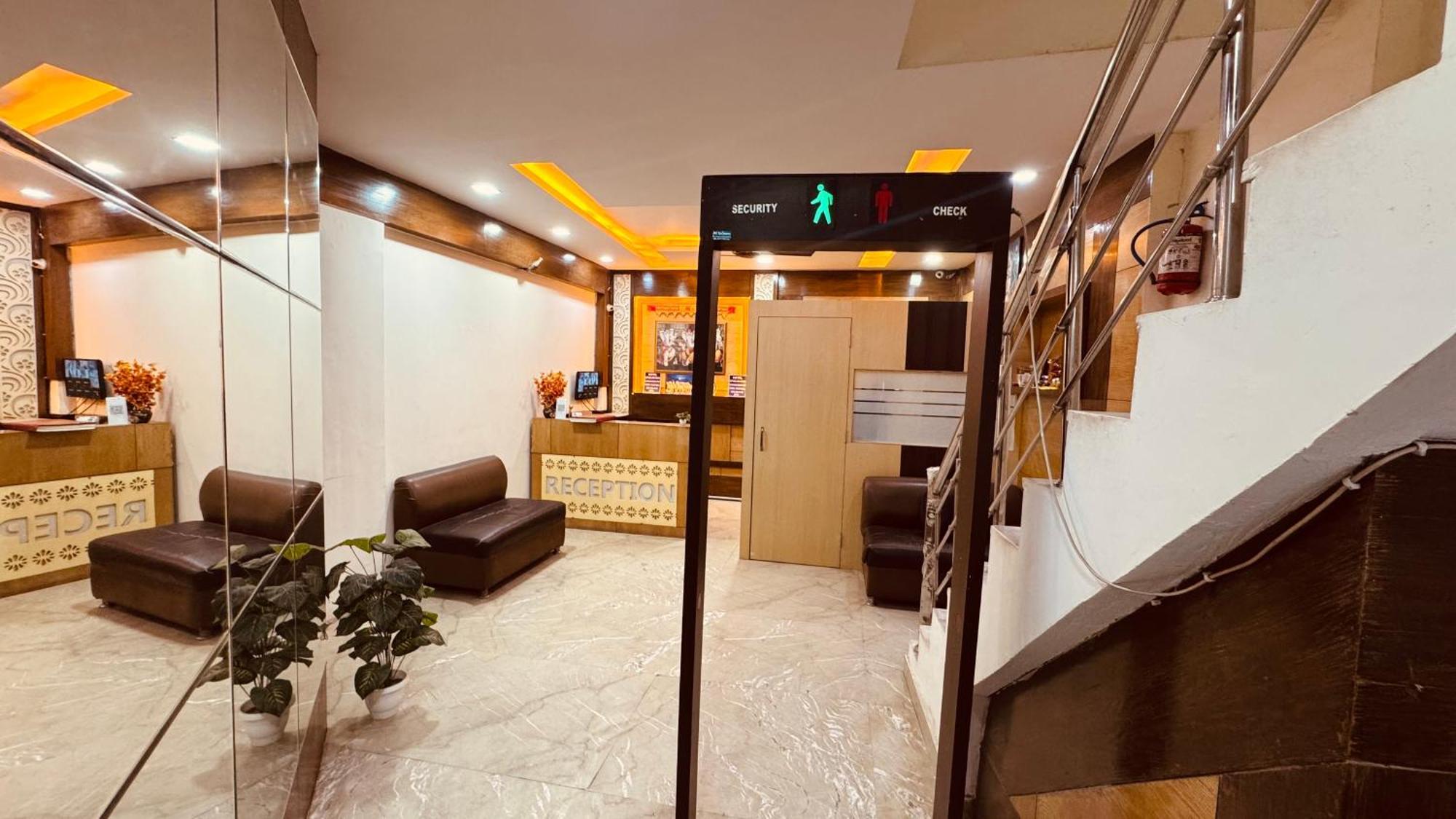 Cottage Lord Krishna Walking Distance From New Delhi Railway Station Bagian luar foto
